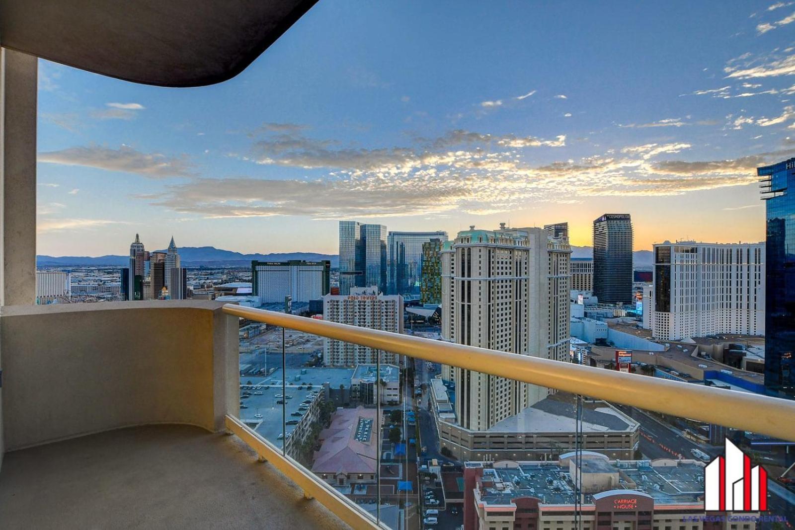 Mgm Signature-30-705 F1 Track & Strip View Balcony 라스베이거스 외부 사진